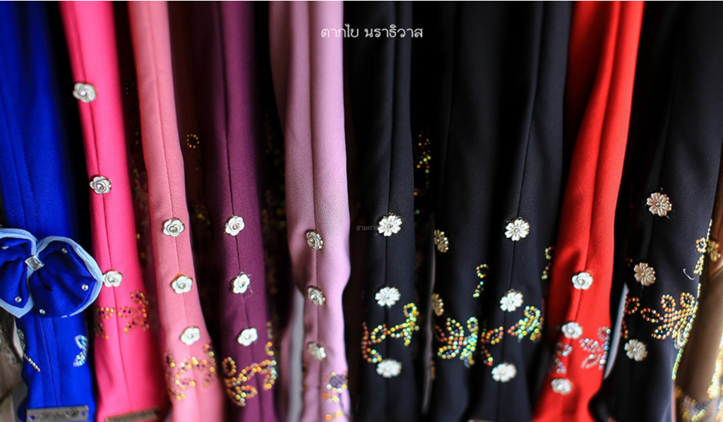 สินค้าที่วางจำหน่ายในตลาดตากใบ (ที่มา : chaicatawan, 2561 : ออนไลน์)