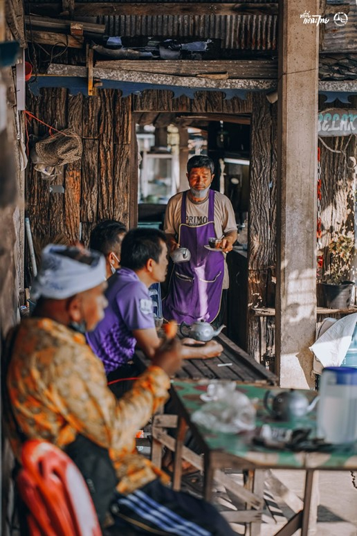 ร้านน้ำชา (ที่มา : ทั่วถิ่นแดนไทย, 2564 :
ออนไลน์)