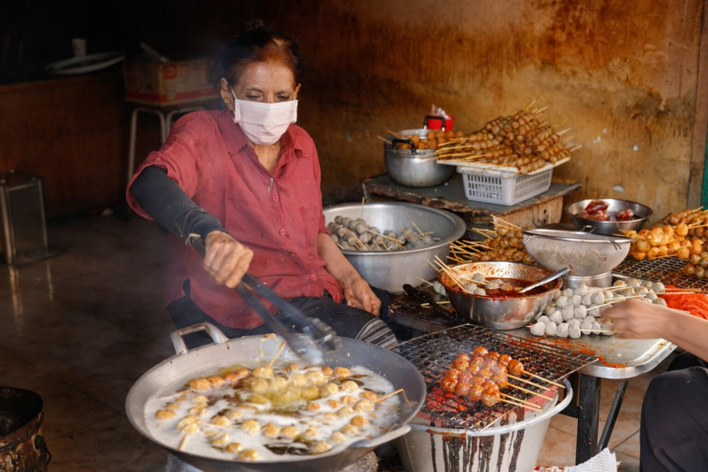 ร้านค้าภายในตลาดใต้ (ที่มา : wecitizensthailand.com)