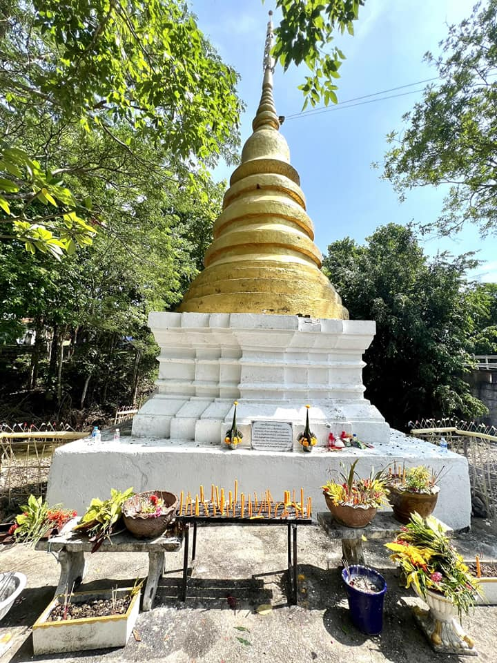ภาพ เจดีย์ของวัดผาลาด (ที่มา : https://www.google.com/maps/place)