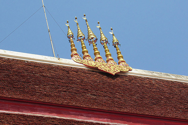   ภาพ สัตตบริภัณฑ์ของวัดศรีปงชัย (ที่มา : 
  Wichai, backpackerthai.blogspot)
