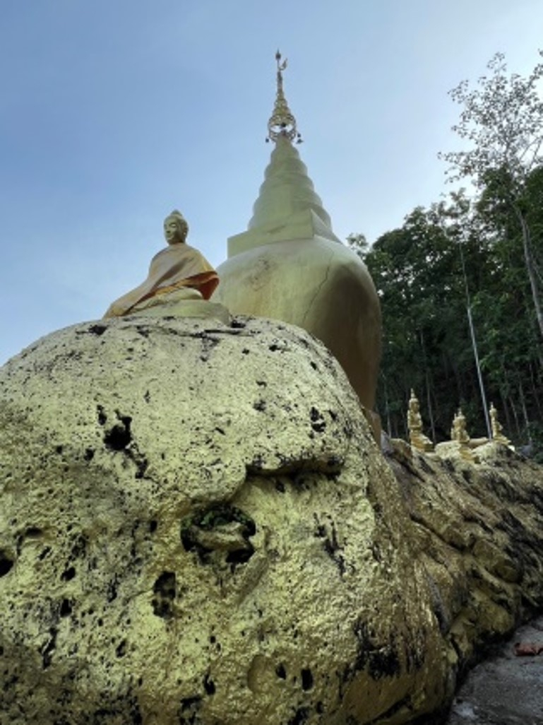 แท่นผ้าป่า