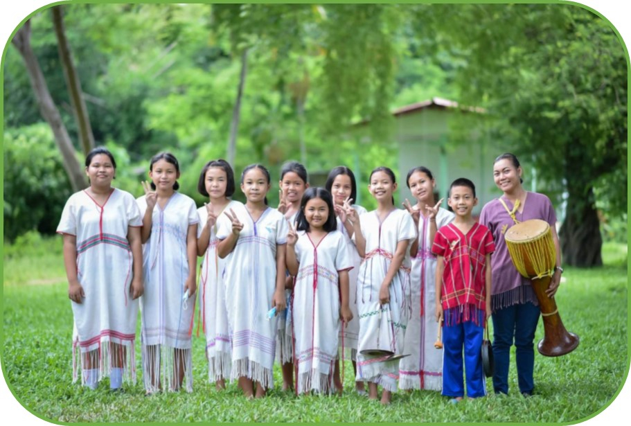 ภาพที่ 18 การแต่งกายแบบสาวบริสุทธิ์