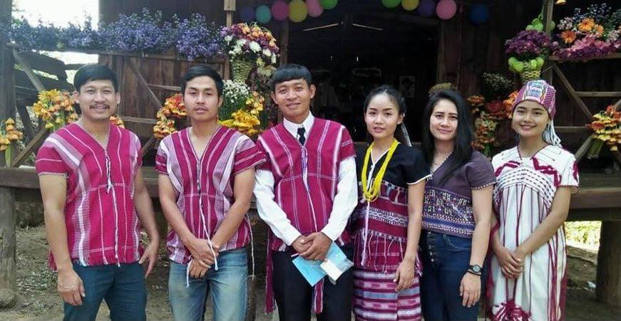 การแต่งกายประจำเผ่าปกาเกอญอ 