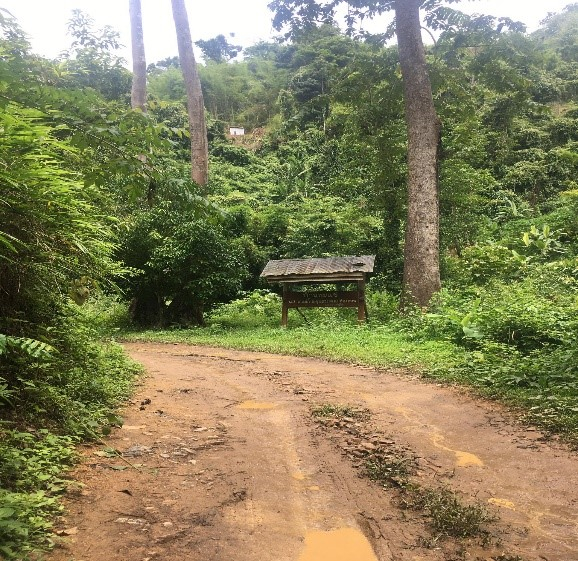 เส้นทางก่อนถึงบ้านพะแข่