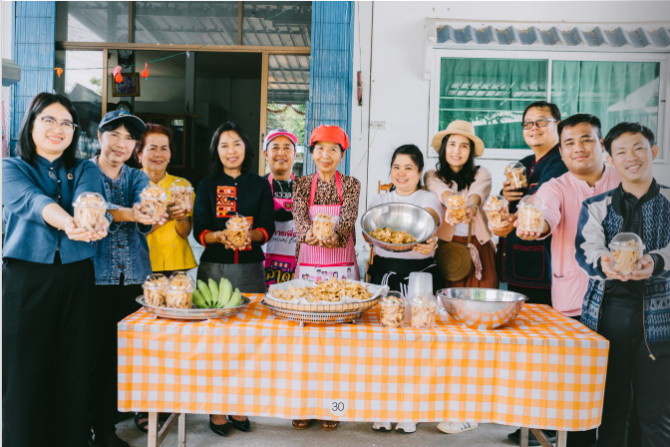กิจกรรมทำกล้วยฉาบ กล้วยตาก ศูนย์พลังงานทดแทน
(ที่มา : กรมพัฒนาชุมชน, 2567)
