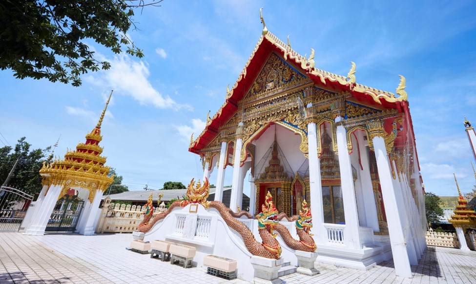 ภาพที่ 3 วัดงิ้วราย&nbsp;(ที่มา:&nbsp;https://www.ท่องเที่ยวชุมชน.com/place/detail/45)