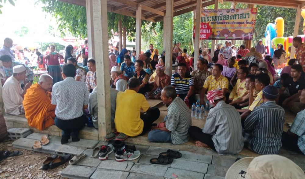 ภาพที่ 3 ประเพณีสองศาสนา (ที่มา :&nbsp;กระทรวงวัฒนธรรม)&nbsp;