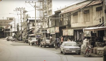 ภาพที่ 1 ชุมชนตลาดเขตในอดีต (ที่มา: https://www.youtube.com/watch?v=v-IIZz85QM0X)