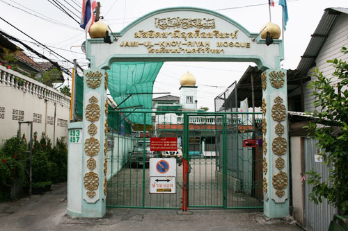 ภาพที่ 2 มัสยิดยามีอุลค็อยรียะห์ (ที่มา: https://www.explorenique.com/ban-krua-nuea-community-and-jamiul-khairiah-mosque/)