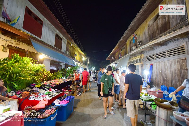 ภาพที่ 1 บรรยากาศถนนคนเดินตลาดเก่าปราณบุรี (ที่มา: https://www.paiduaykan.com/travel/ถนนคนเดินปราณบุรี)