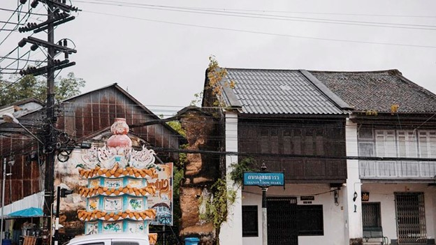 อาคารบ้านเรือนริมถนอุดมธารา
(ที่มา : เอิงเอย, 2563 : ออนไลน์)